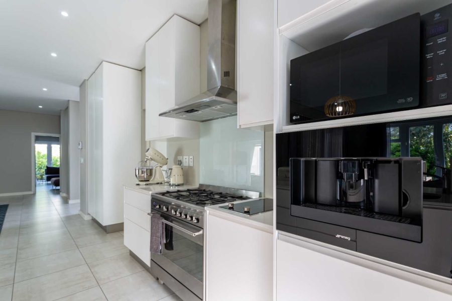 To Let 5 Bedroom Property for Rent in Val De Vie Estate Western Cape